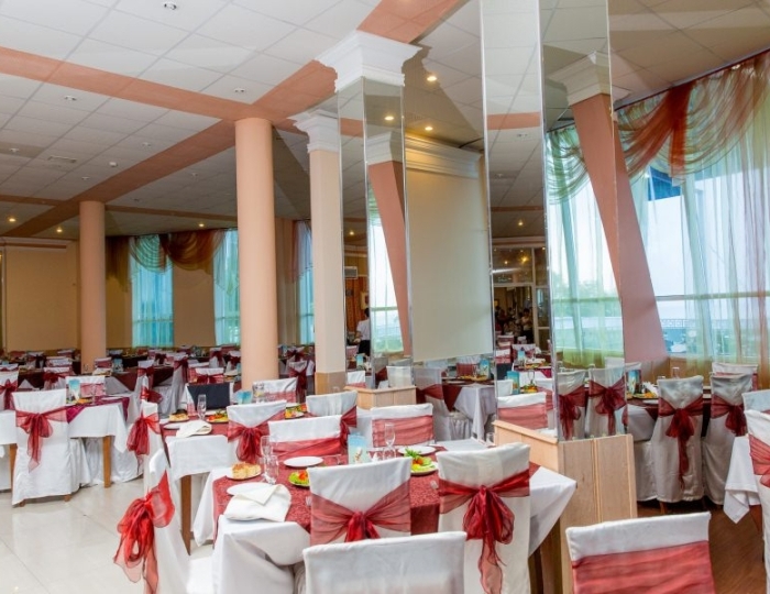 Ресторан «Янтарный» - Пансионат «АкваЛоо»